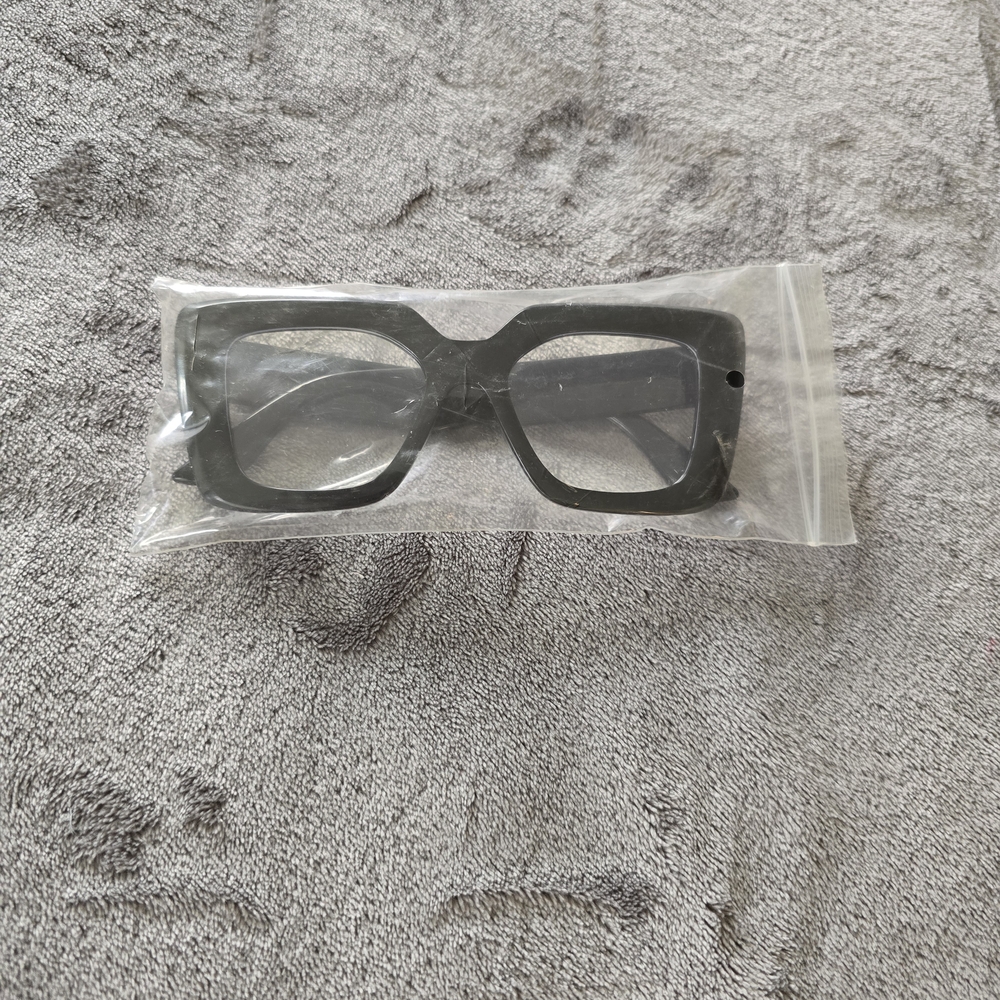 Stylish Black Square Sunglasses